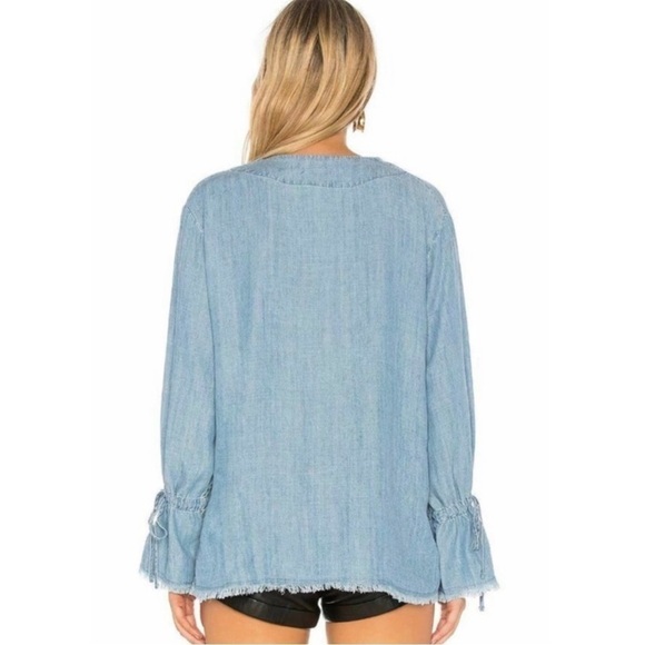 Revolve Rails Zimi Top Medium Vintage Wash Size XS Chambray Bell Sleeves V Neck - Picture 4 of 16